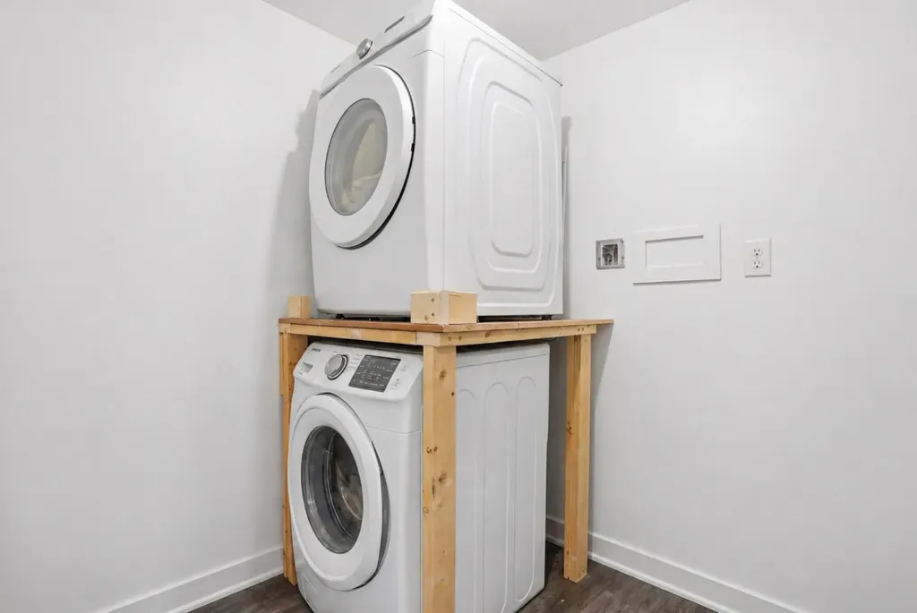 203 Shawglen Road SW Calgary AB T2Y 1Y2