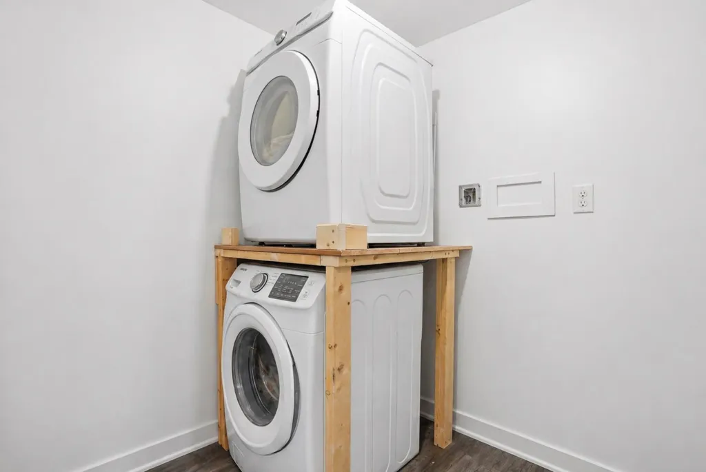203 Shawglen Road SW Calgary AB T2Y 1Y2