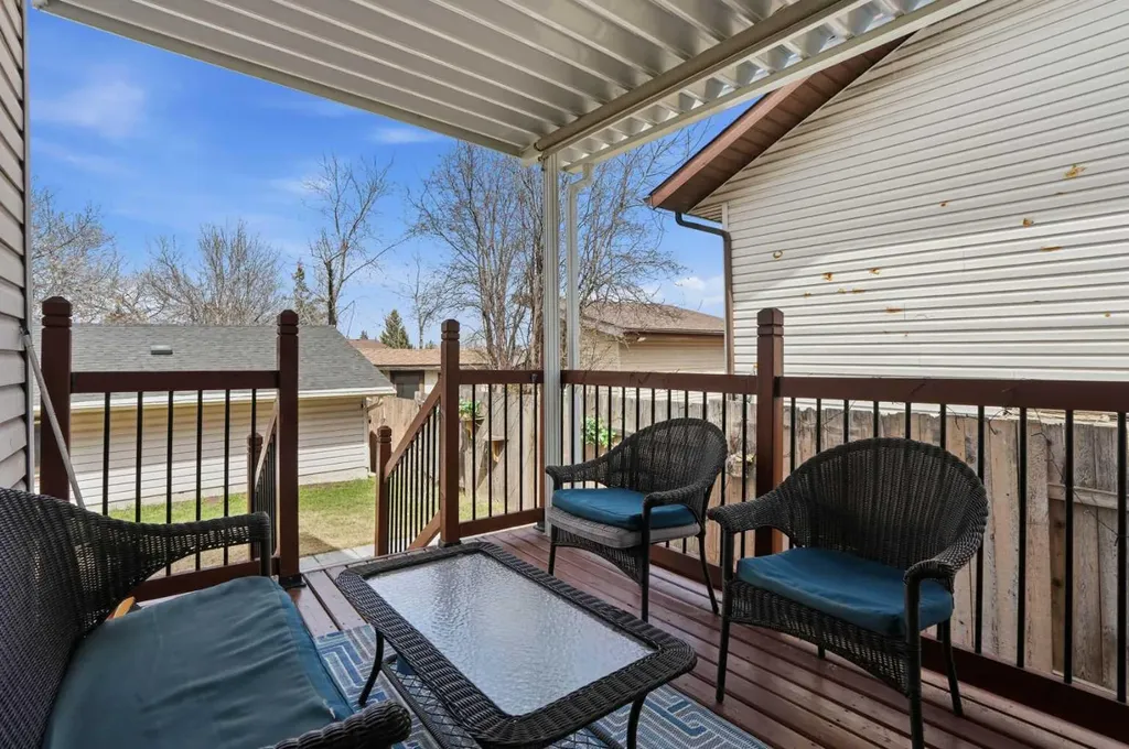 203 Shawglen Road SW Calgary AB T2Y 1Y2