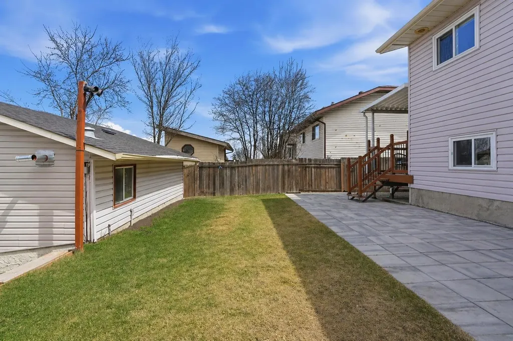 203 Shawglen Road SW Calgary AB T2Y 1Y2