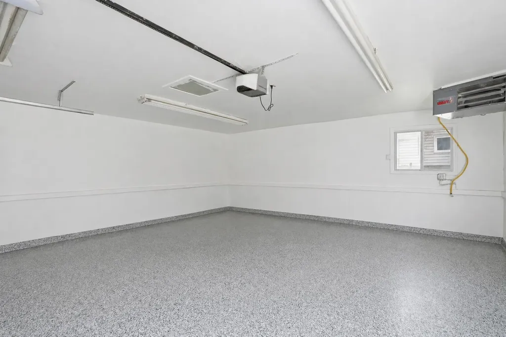 203 Shawglen Road SW Calgary AB T2Y 1Y2
