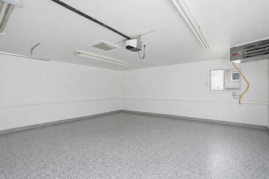 203 Shawglen Road SW Calgary AB T2Y 1Y2