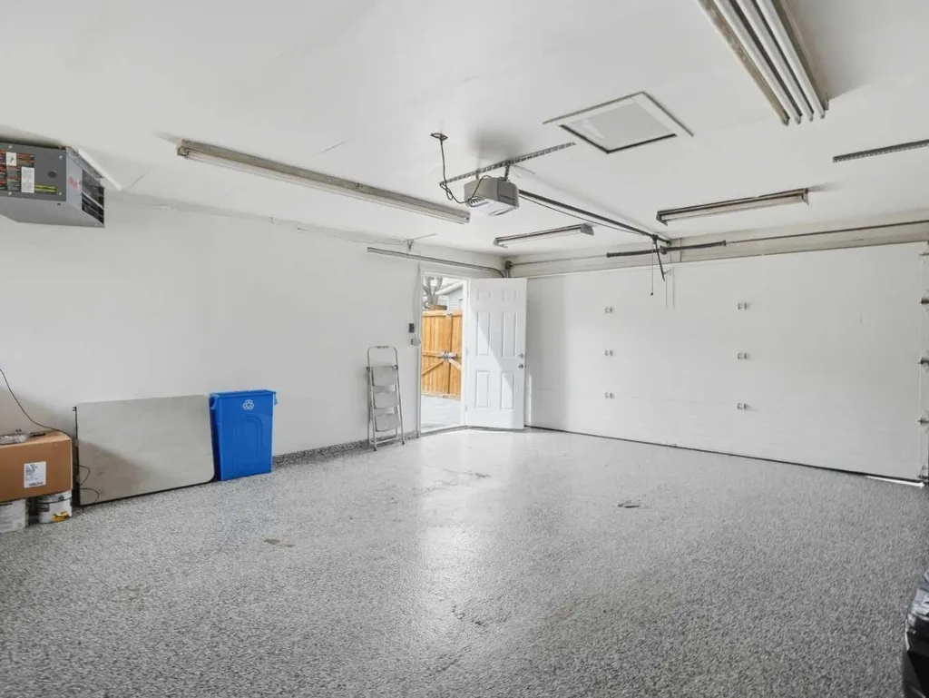 203 Shawglen Road SW Calgary AB T2Y 1Y2