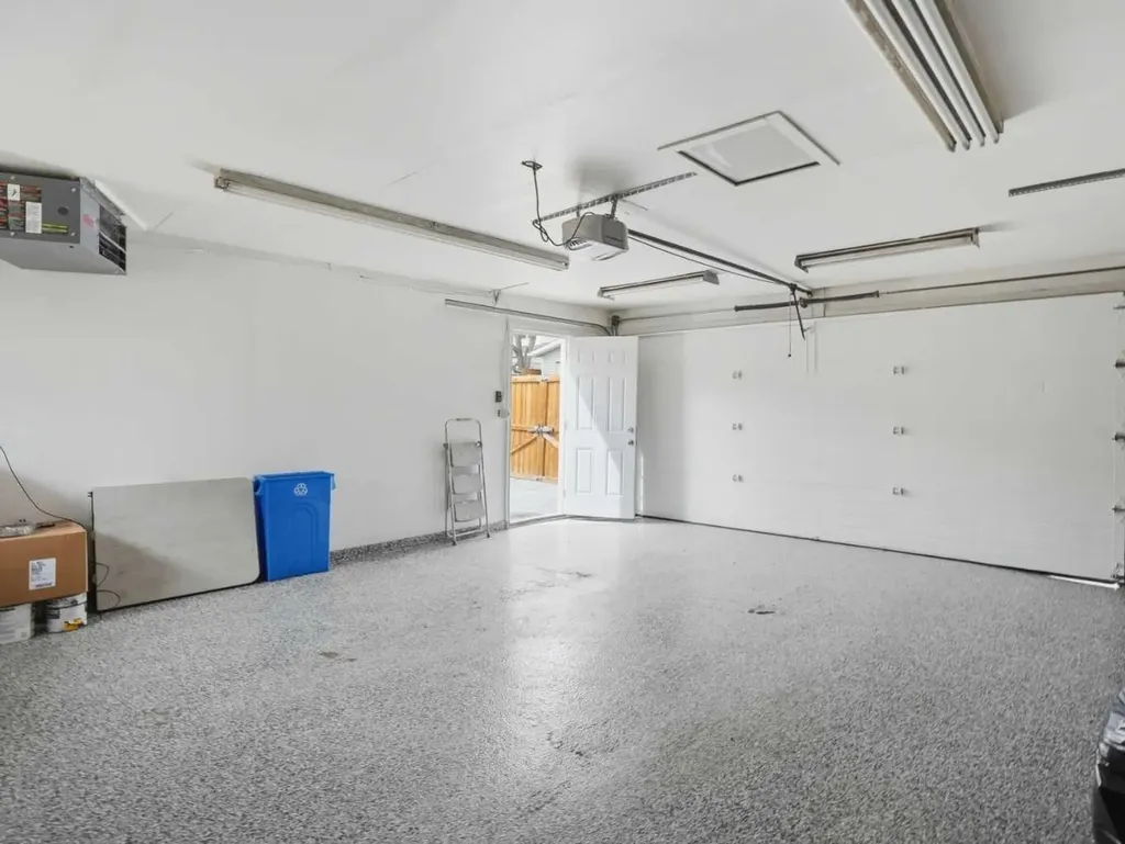 203 Shawglen Road SW Calgary AB T2Y 1Y2