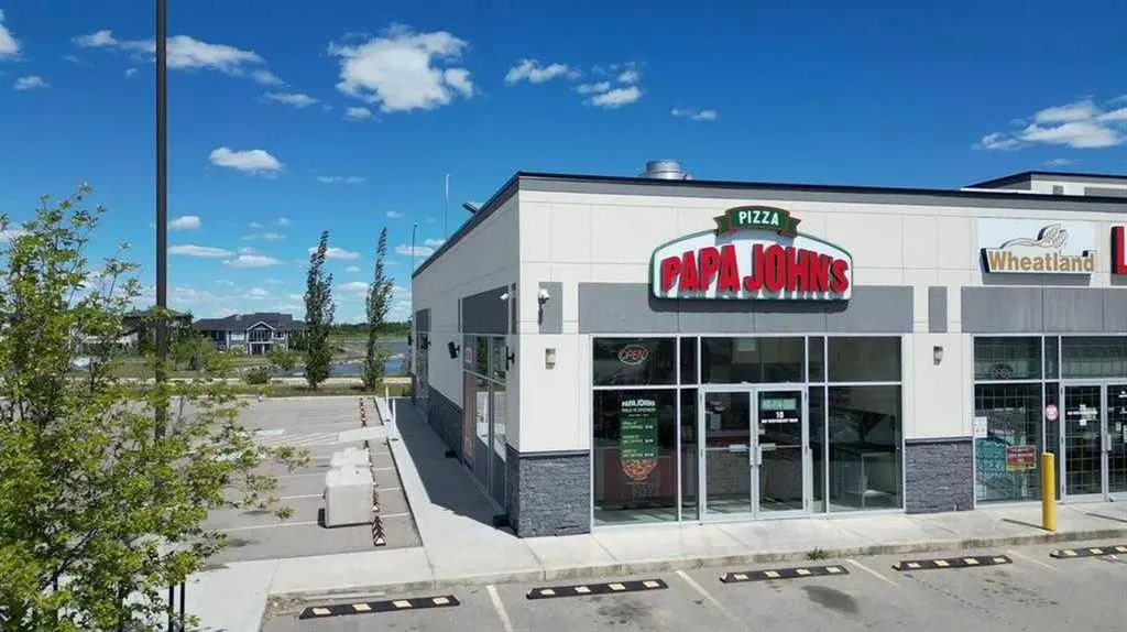 602 Westmount Road Strathmore AB T1P 1W8