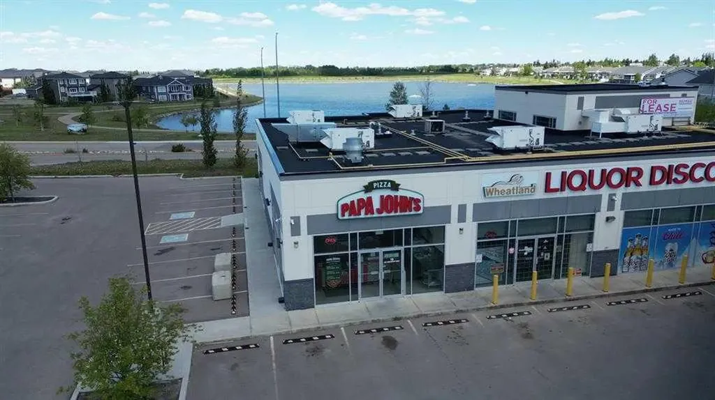 602 Westmount Road Strathmore AB T1P 1W8