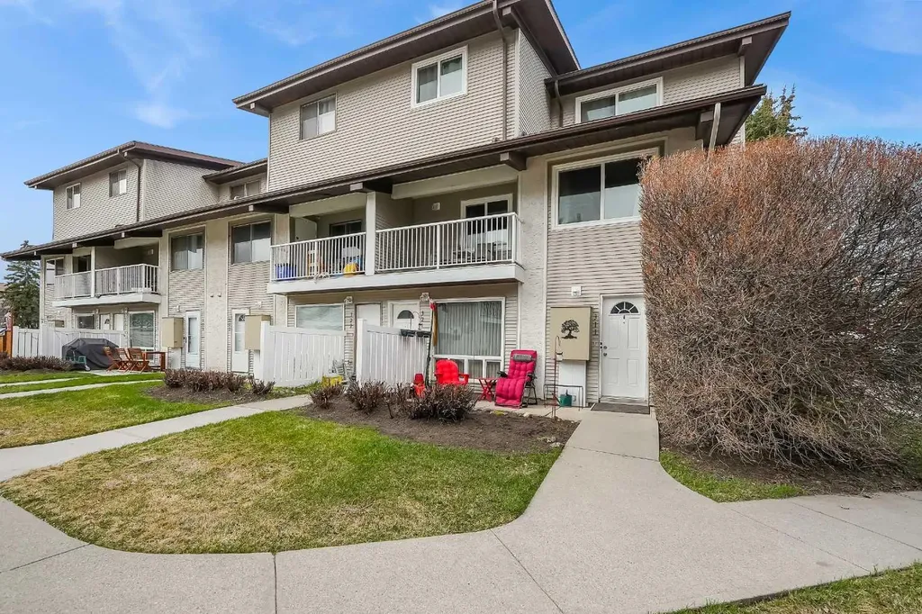 200 Brookpark Drive SW Calgary AB T2W 3E1