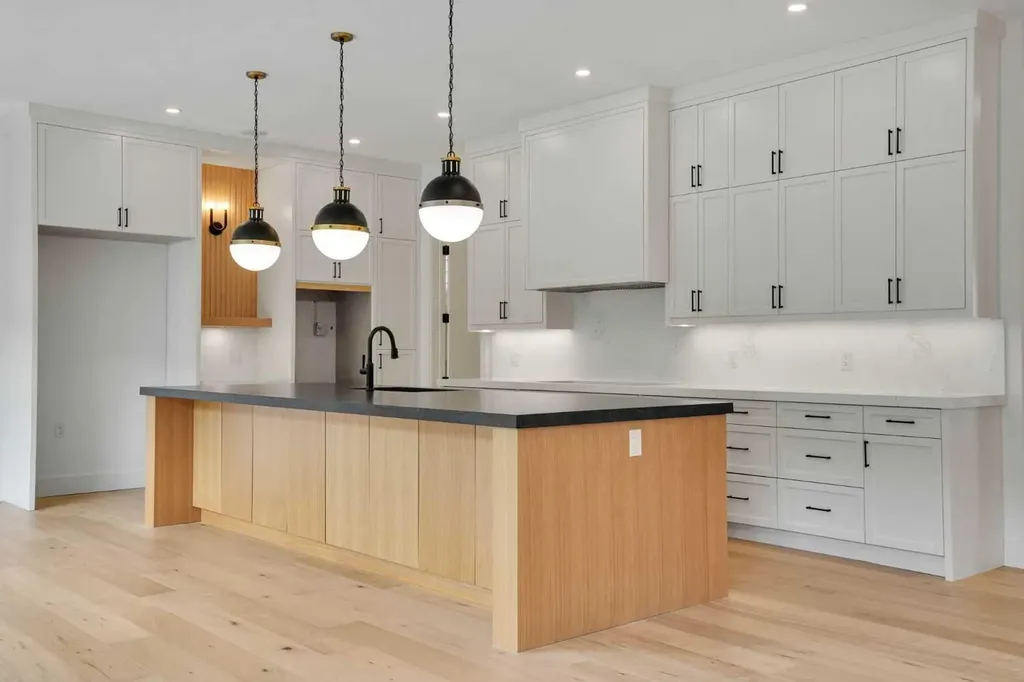 427 Patterson Boulevard SW Calgary AB T3H 3N6