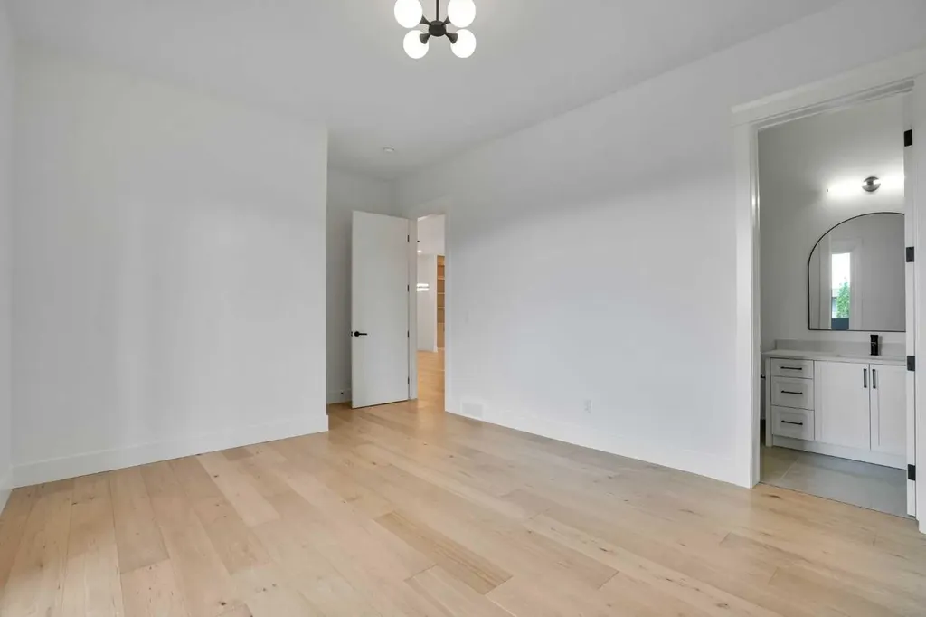 427 Patterson Boulevard SW Calgary AB T3H 3N6