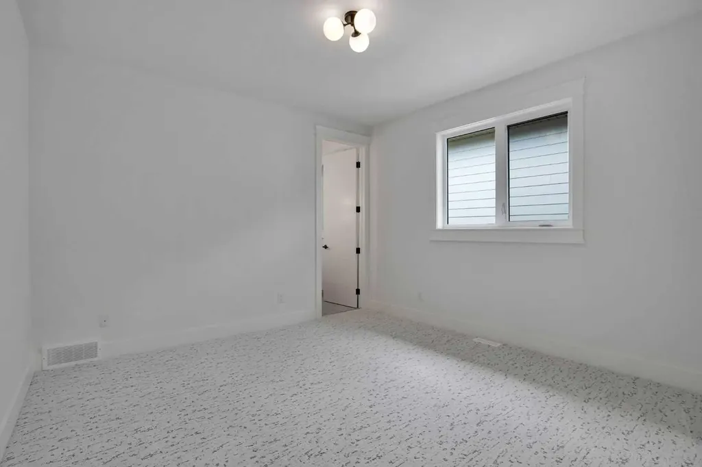 427 Patterson Boulevard SW Calgary AB T3H 3N6
