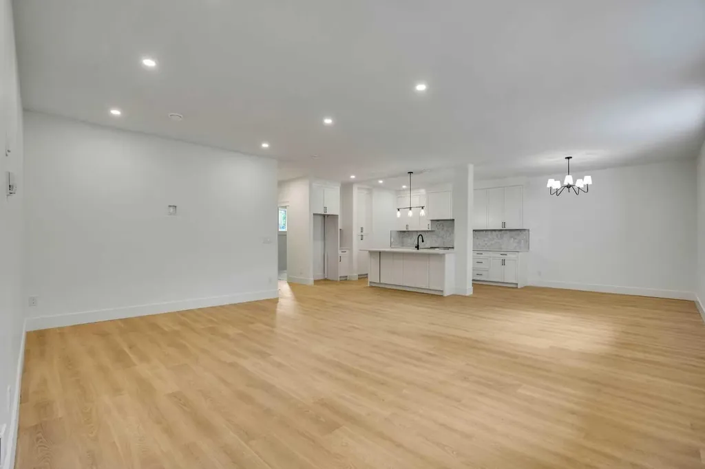 427 Patterson Boulevard SW Calgary AB T3H 3N6