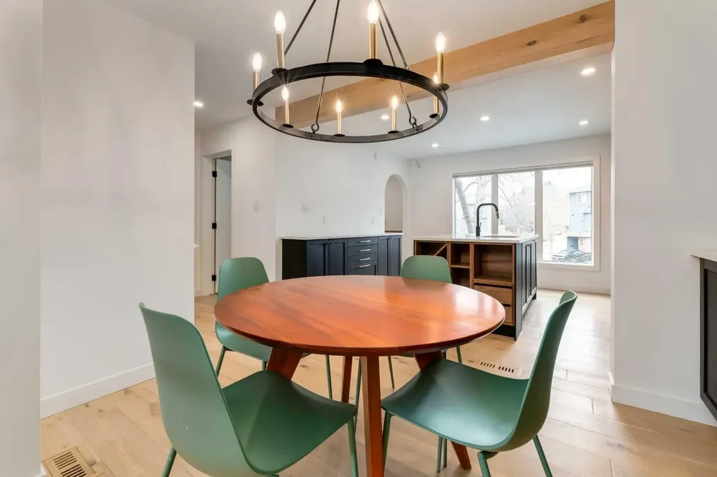 256 Point Mckay Terrace NW Calgary AB T3B 4V6