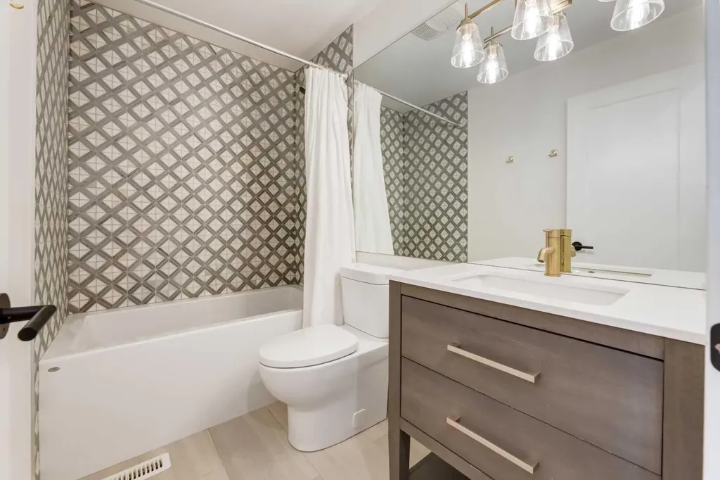 256 Point Mckay Terrace NW Calgary AB T3B 4V6