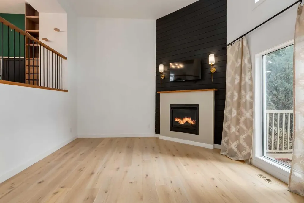 256 Point Mckay Terrace NW Calgary AB T3B 4V6