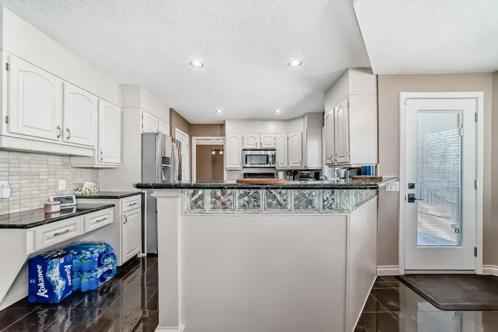 291 East Chestermere Drive Chestermere AB T1X 1A2