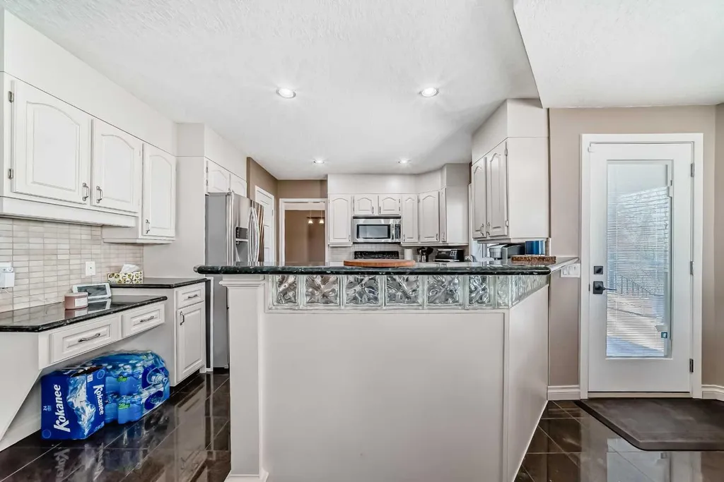 291 East Chestermere Drive Chestermere AB T1X 1A2