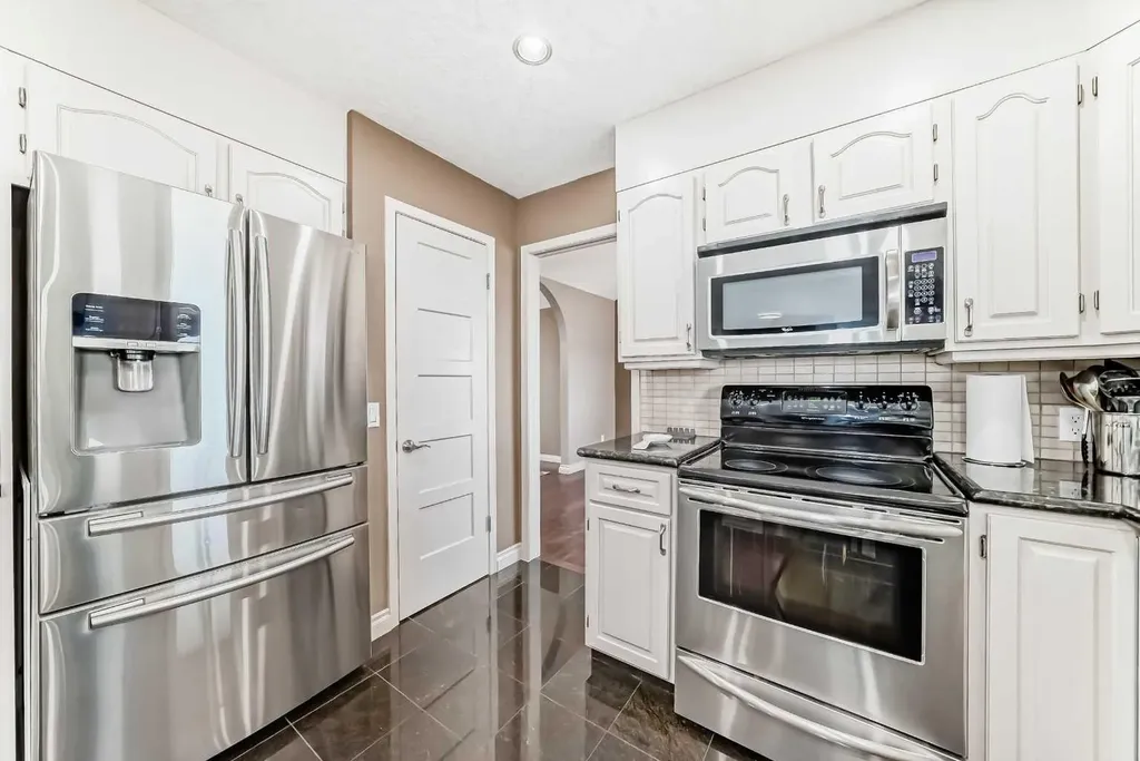 291 East Chestermere Drive Chestermere AB T1X 1A2
