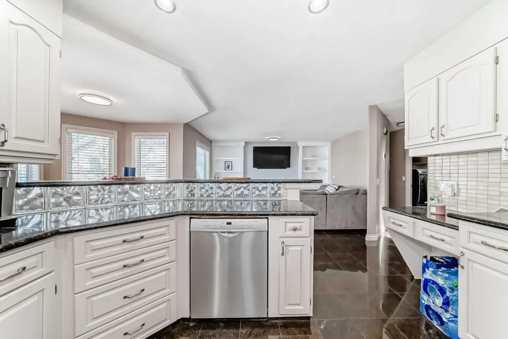 291 East Chestermere Drive Chestermere AB T1X 1A2