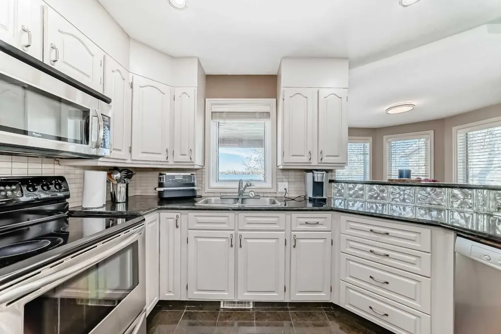 291 East Chestermere Drive Chestermere AB T1X 1A2