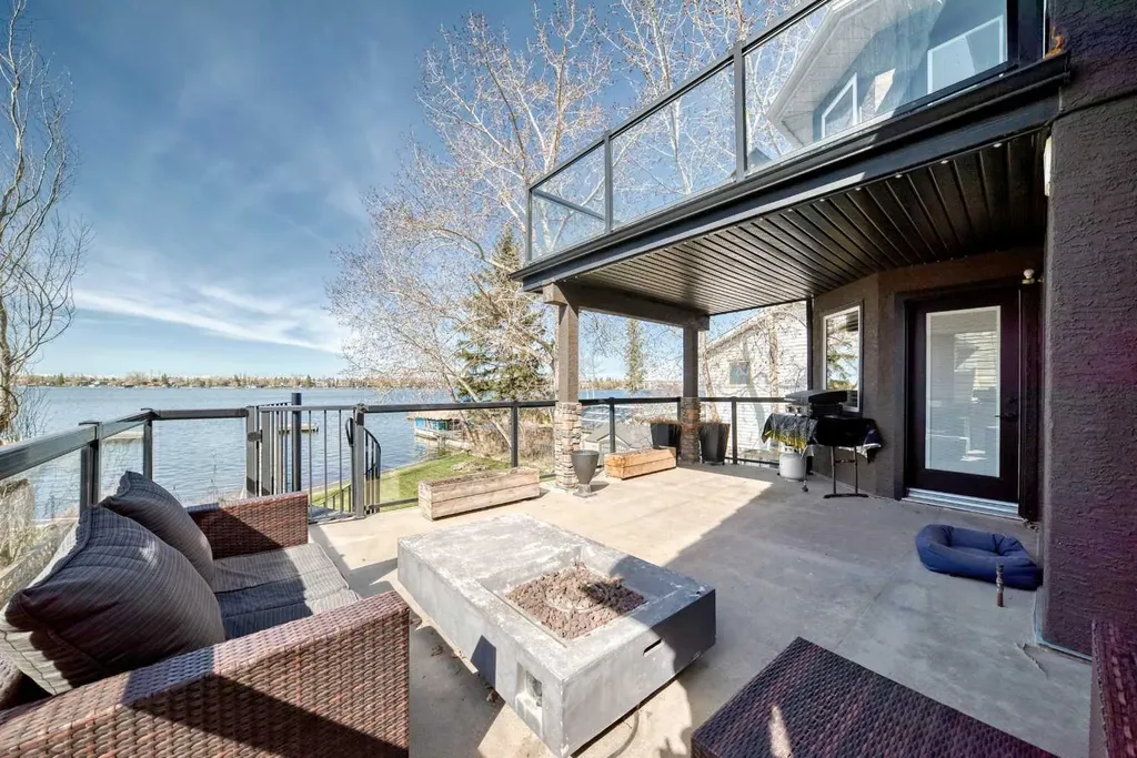 291 East Chestermere Drive Chestermere AB T1X 1A2