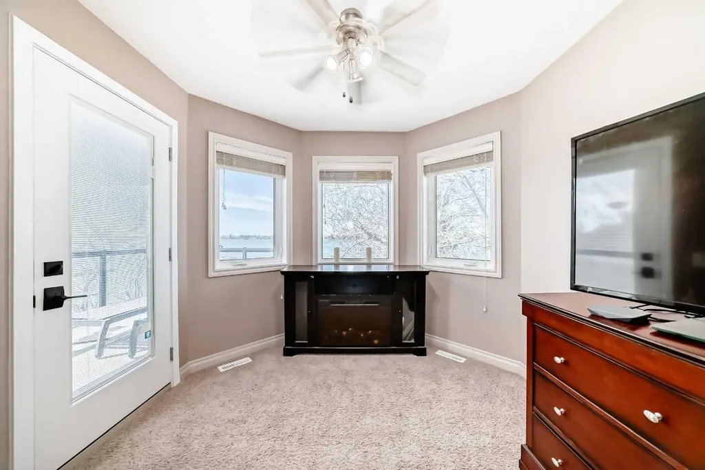 291 East Chestermere Drive Chestermere AB T1X 1A2