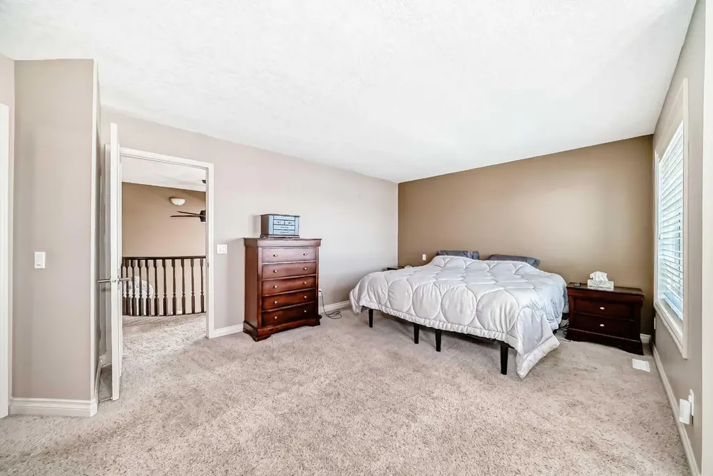 291 East Chestermere Drive Chestermere AB T1X 1A2
