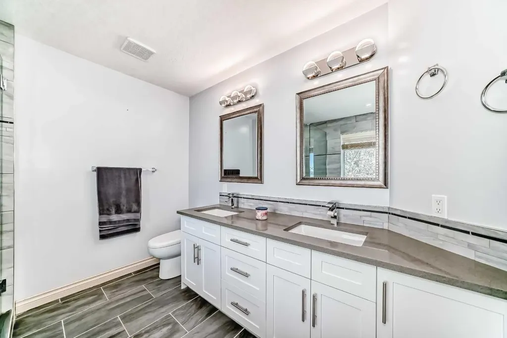 291 East Chestermere Drive Chestermere AB T1X 1A2