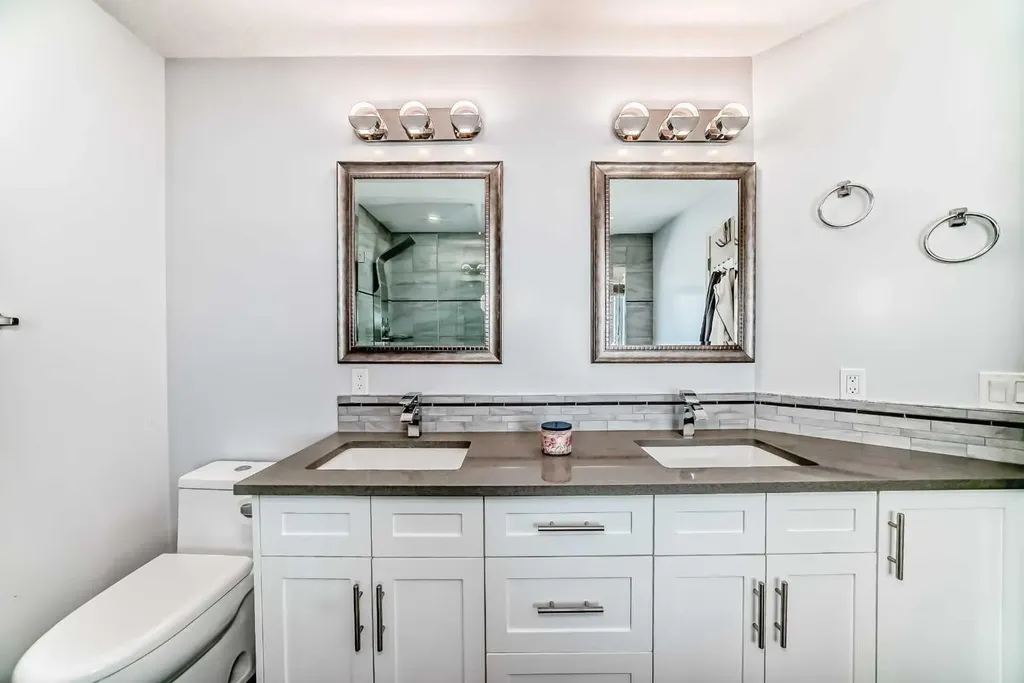 291 East Chestermere Drive Chestermere AB T1X 1A2