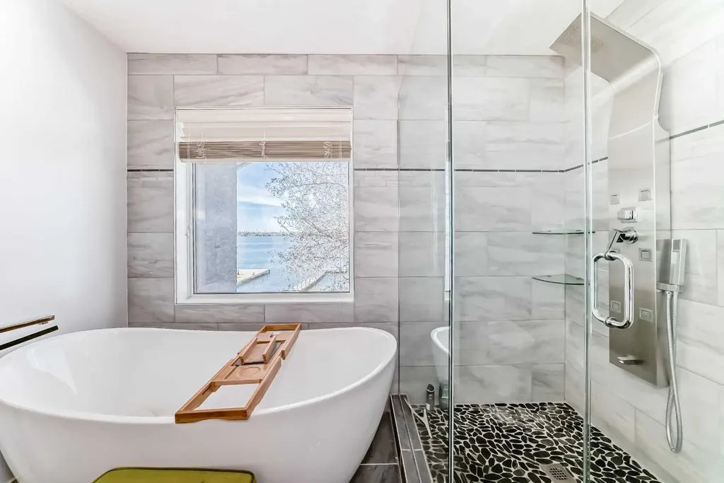 291 East Chestermere Drive Chestermere AB T1X 1A2