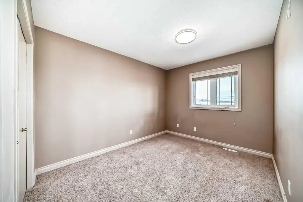 291 East Chestermere Drive Chestermere AB T1X 1A2