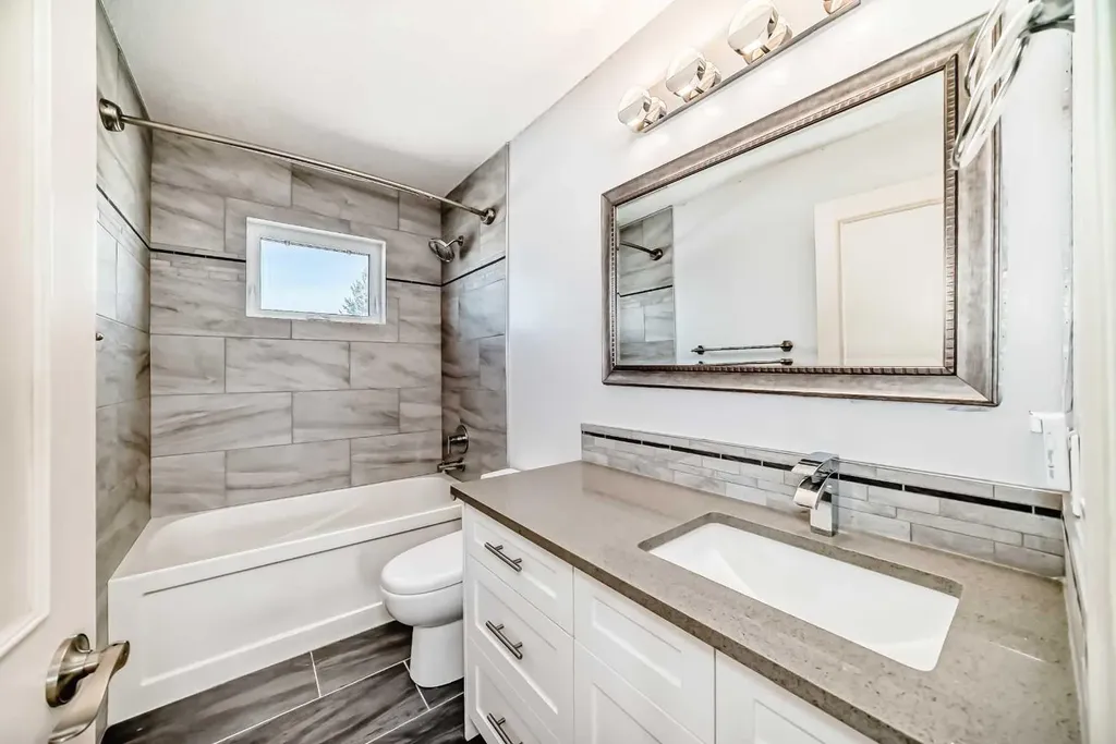291 East Chestermere Drive Chestermere AB T1X 1A2