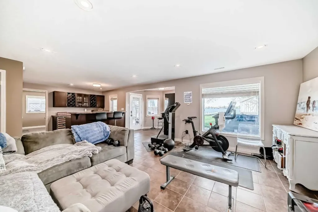 291 East Chestermere Drive Chestermere AB T1X 1A2
