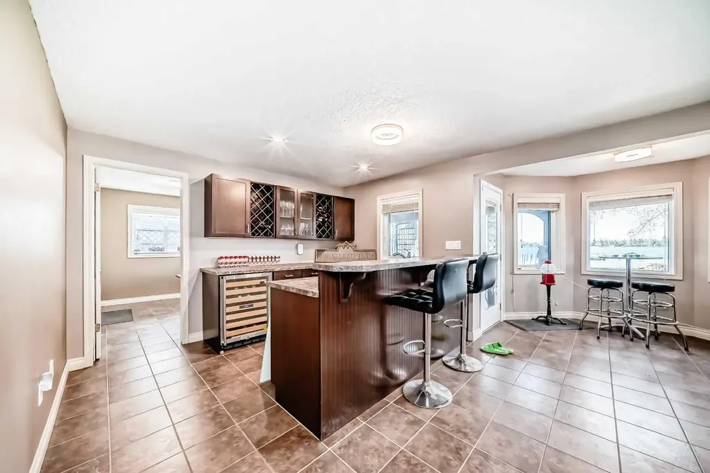 291 East Chestermere Drive Chestermere AB T1X 1A2