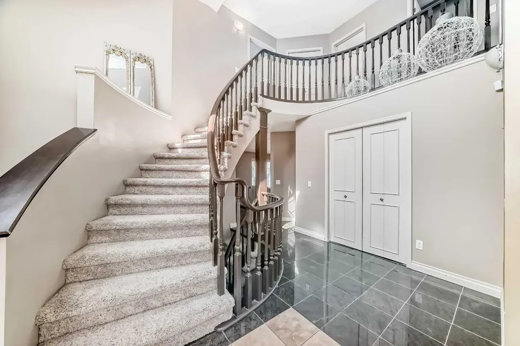 291 East Chestermere Drive Chestermere AB T1X 1A2