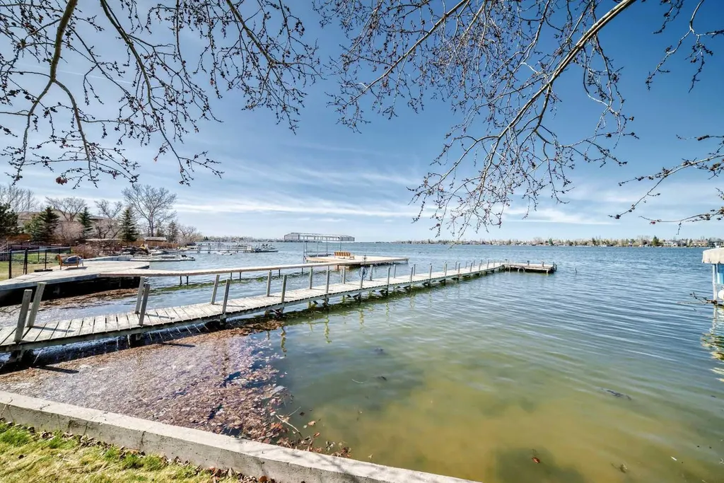 291 East Chestermere Drive Chestermere AB T1X 1A2