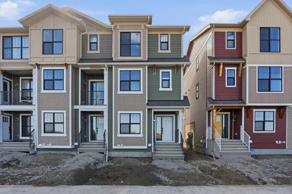 21 Wild Rose Way SE Calgary AB T3M 4A2