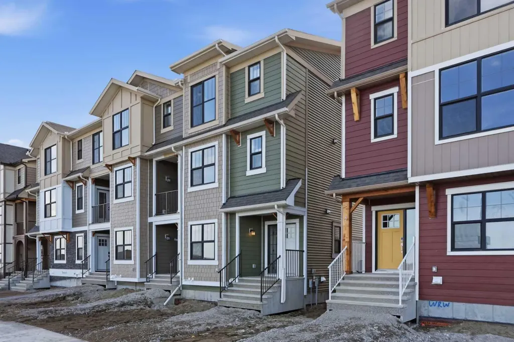 21 Wild Rose Way SE Calgary AB T3M 4A2