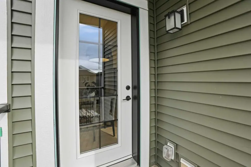 21 Wild Rose Way SE Calgary AB T3M 4A2