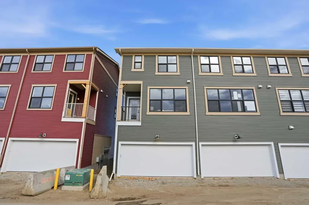 21 Wild Rose Way SE Calgary AB T3M 4A2