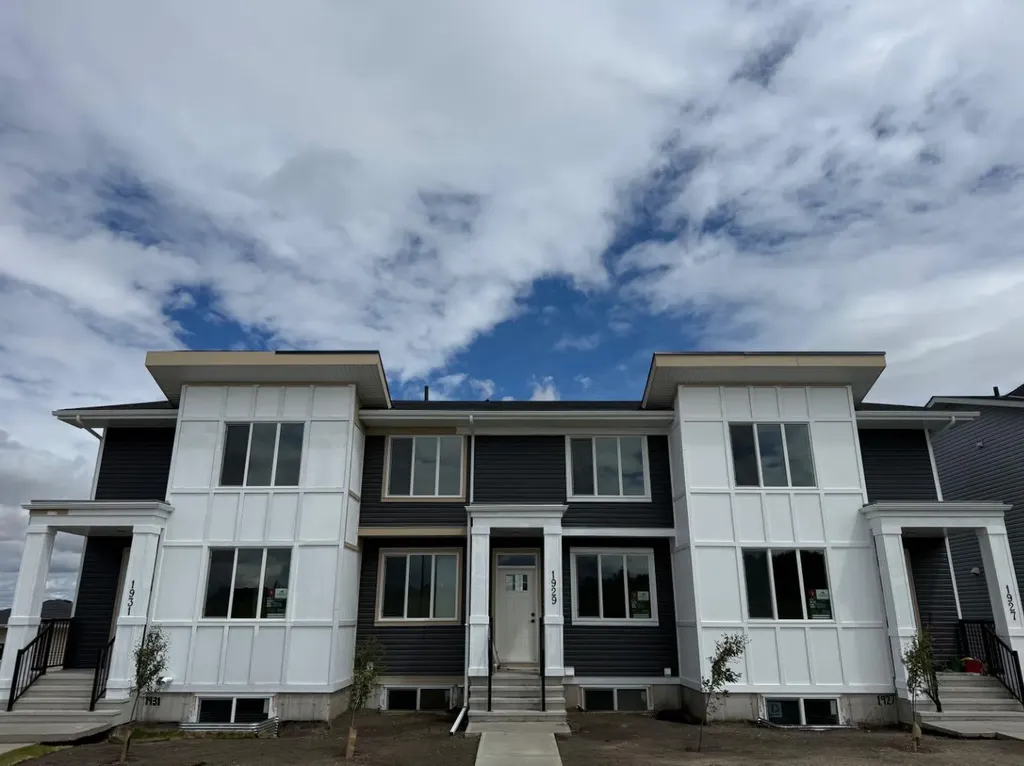 1931 Mccaskill Drive Crossfield AB T0M 0S0