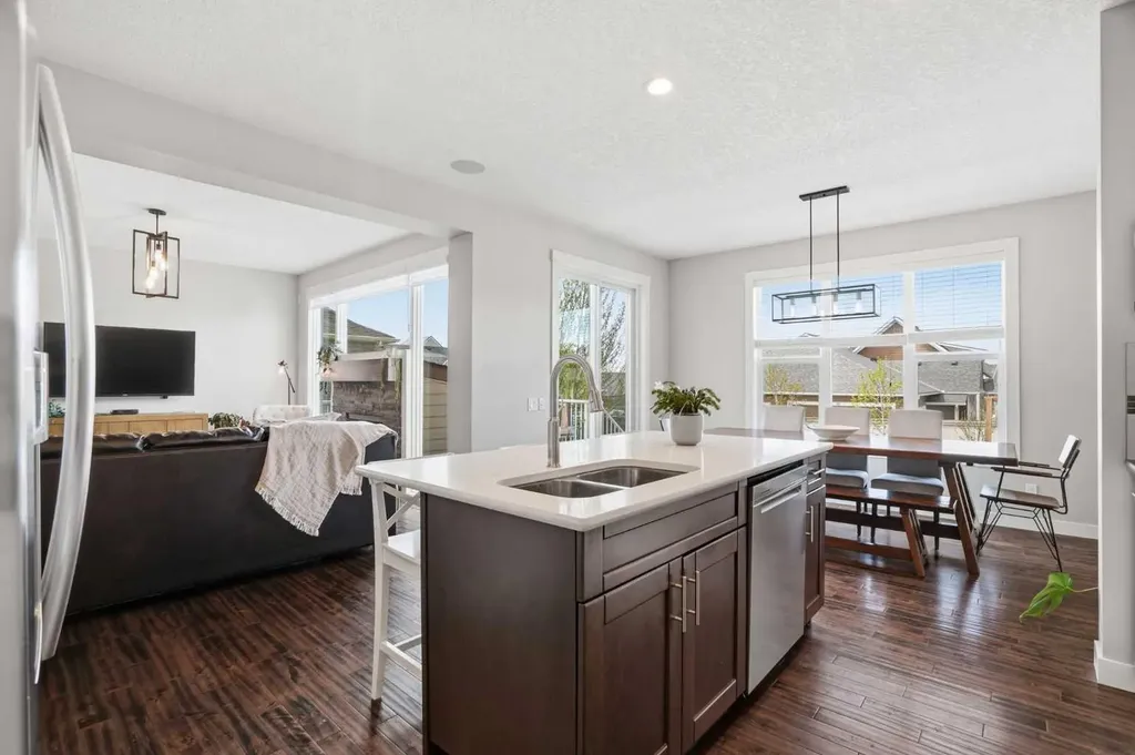 96 Drake Landing Heights Okotoks AB T1S 0M8