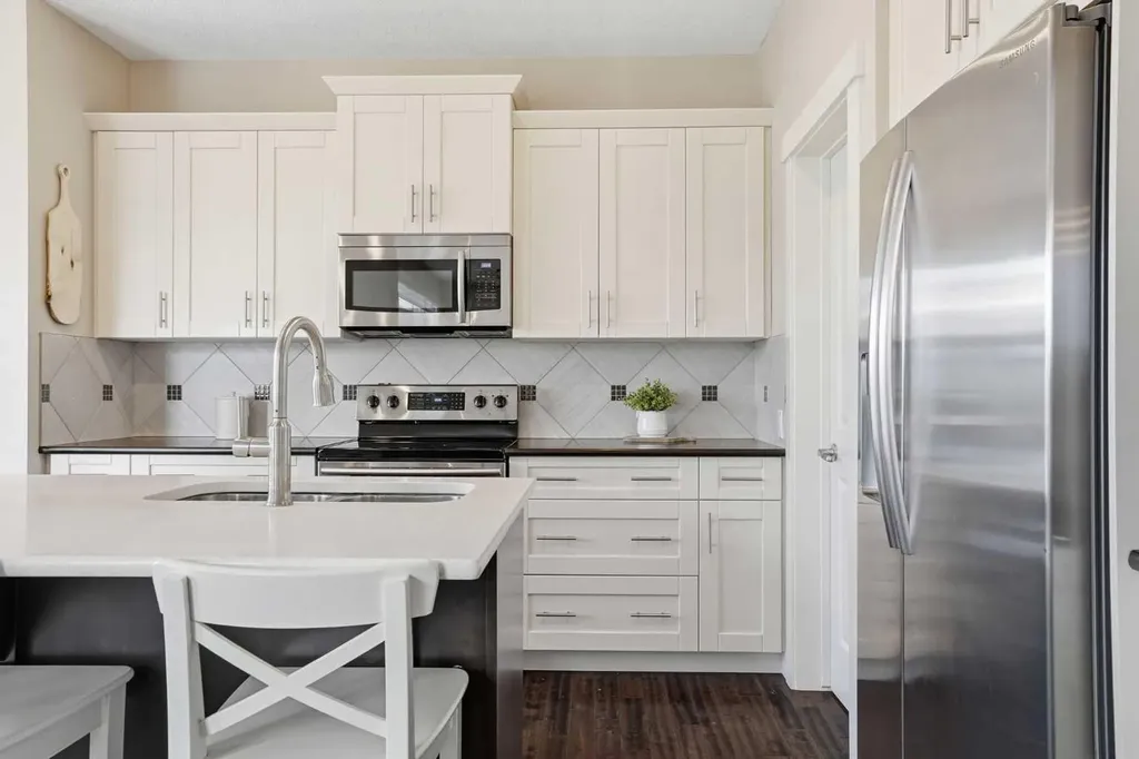 96 Drake Landing Heights Okotoks AB T1S 0M8