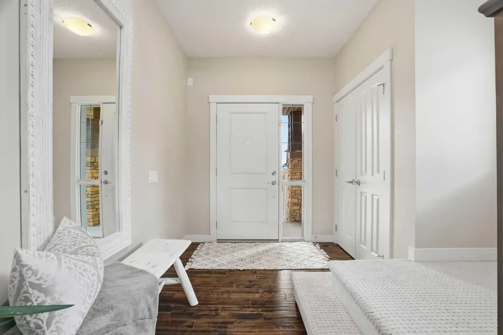 96 Drake Landing Heights Okotoks AB T1S 0M8