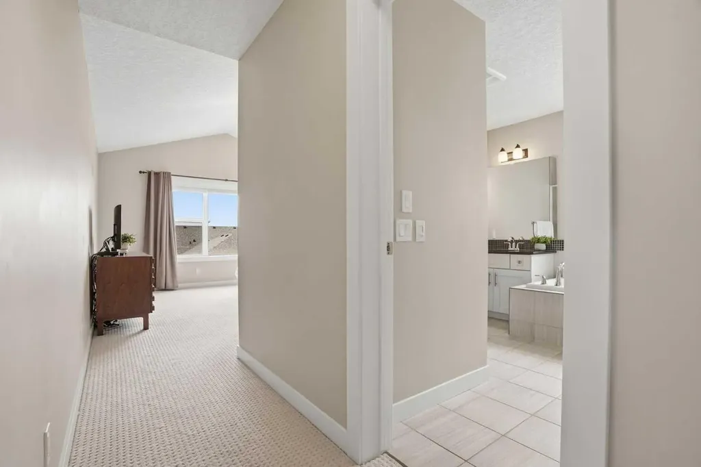 96 Drake Landing Heights Okotoks AB T1S 0M8