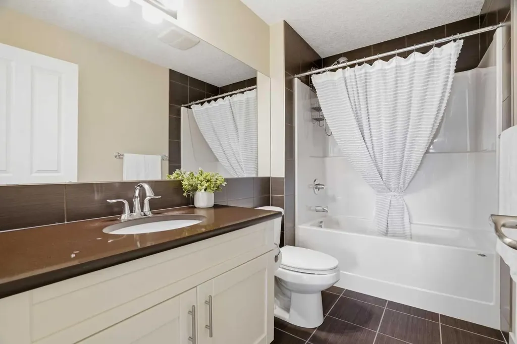 96 Drake Landing Heights Okotoks AB T1S 0M8