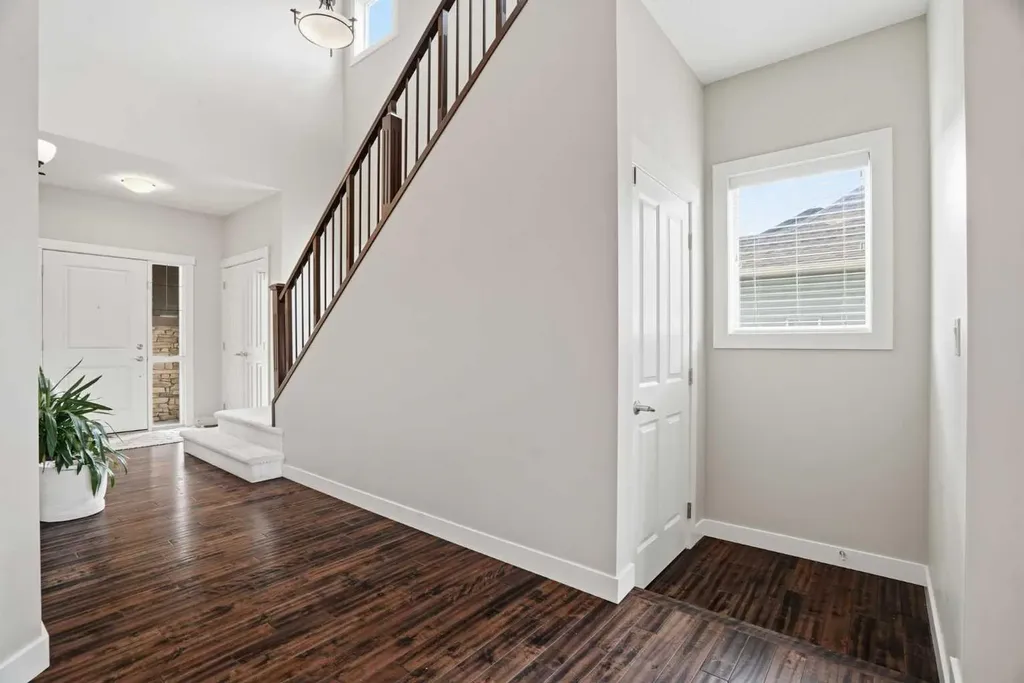 96 Drake Landing Heights Okotoks AB T1S 0M8
