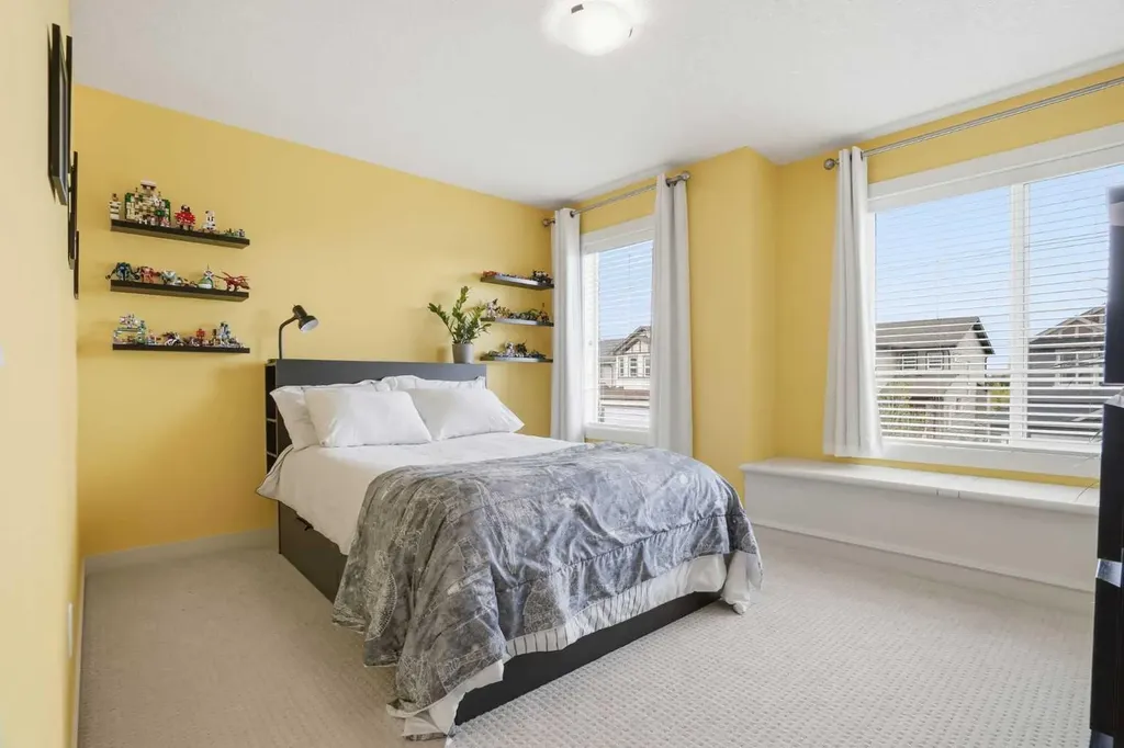 96 Drake Landing Heights Okotoks AB T1S 0M8