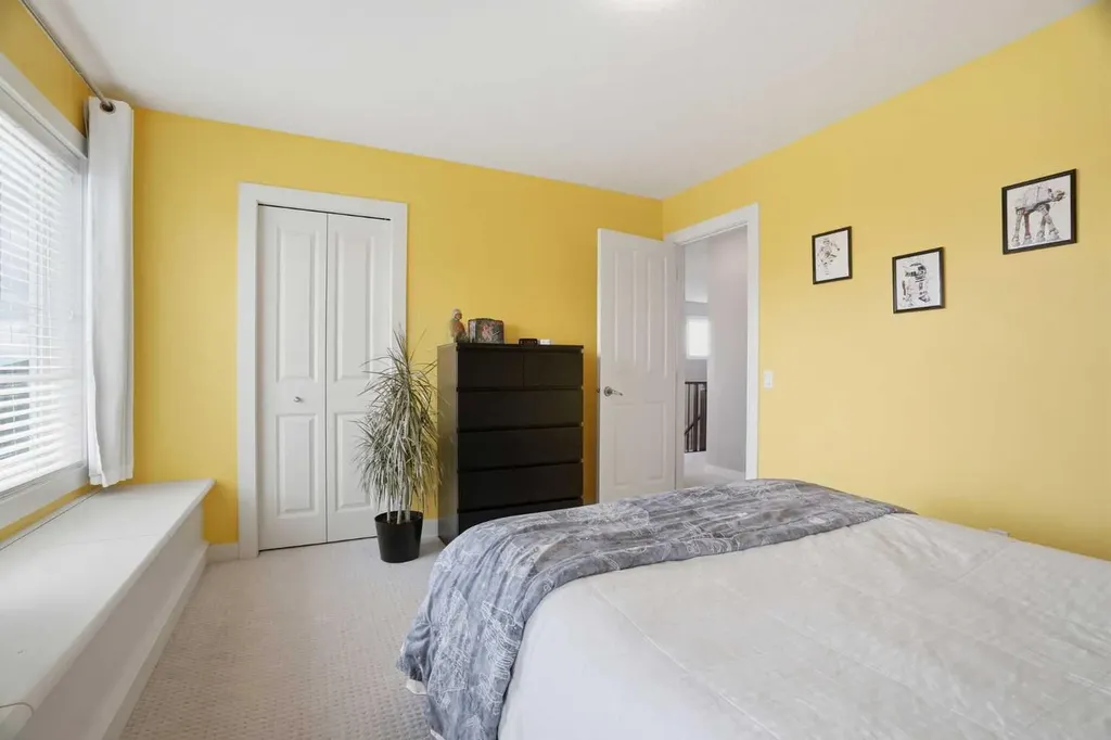 96 Drake Landing Heights Okotoks AB T1S 0M8