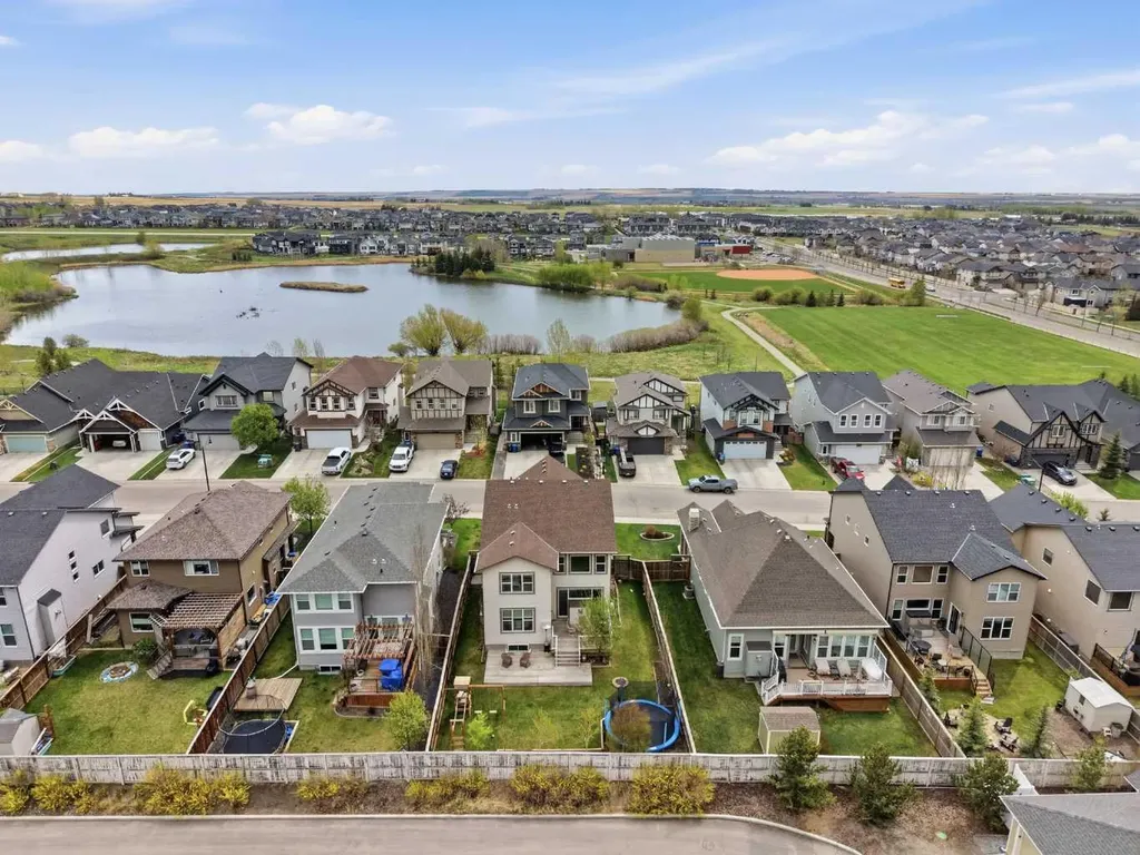 96 Drake Landing Heights Okotoks AB T1S 0M8
