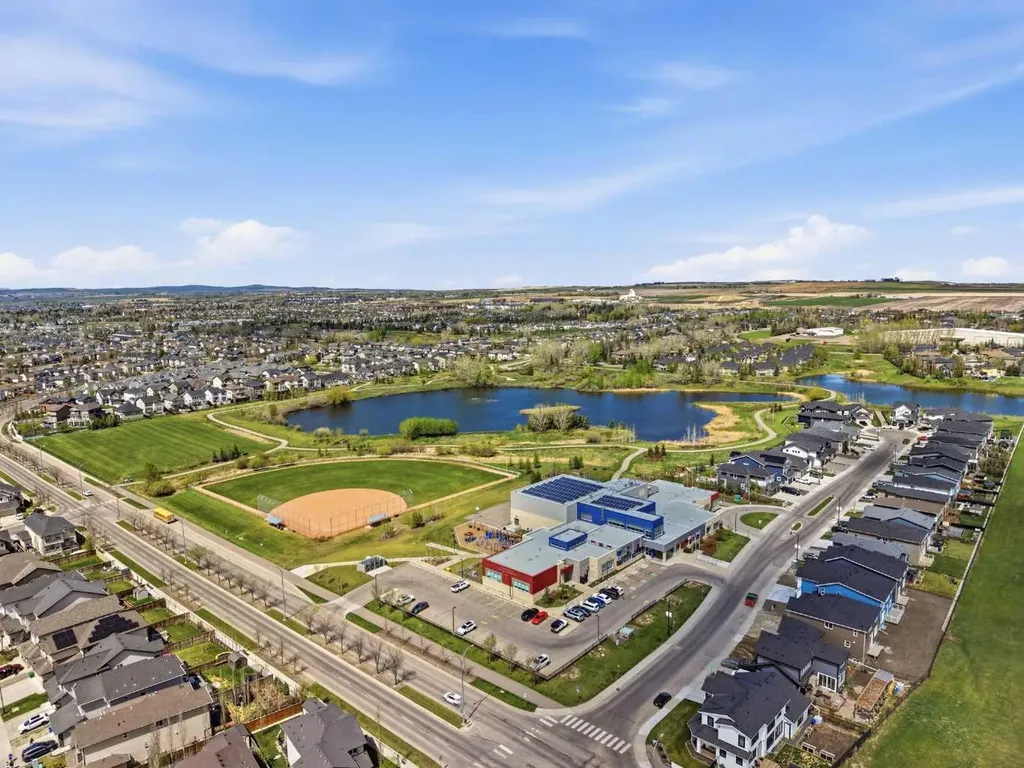 96 Drake Landing Heights Okotoks AB T1S 0M8